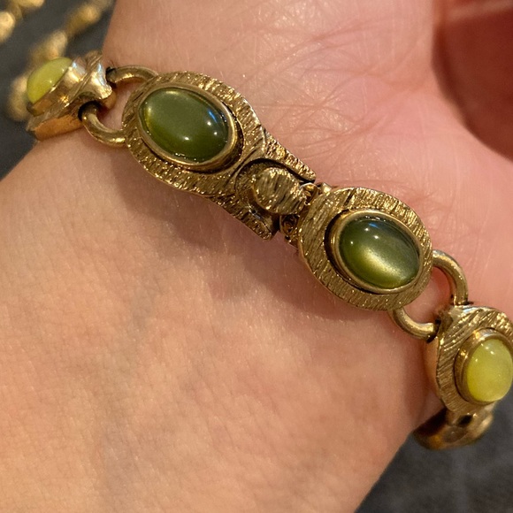 Green/Textured Gold Set - Picture 8 of 8